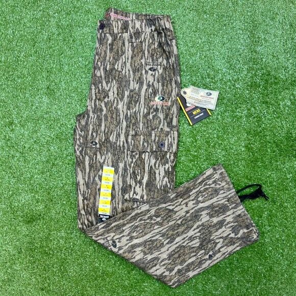 NWT Mens Outdoors Mossy Oak Duck Cargo Brush Camo Pants Size Medium - Picture 1 of 7